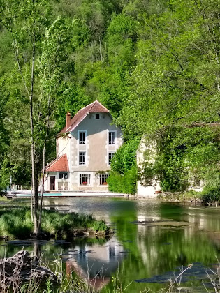 Rivière Chambre d'hôtes Gite Holiday Home Rental 15 Place Voltaire 89270 Vermenton