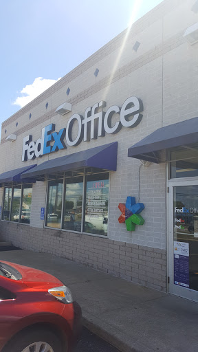 Print Shop «FedEx Office Print & Ship Center», reviews and photos, 6272 Mayfield Rd, Mayfield Heights, OH 44124, USA