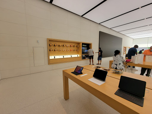 Computer Store «Apple Avalon», reviews and photos, 8130 Avalon Blvd, Alpharetta, GA 30009, USA