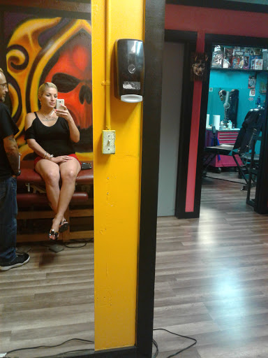 Tattoo Shop «Timebomb», reviews and photos, 1441 SW Military Dr, San Antonio, TX 78221, USA