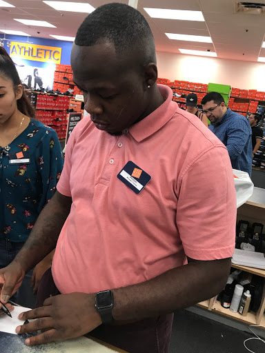 Shoe Store «Rack Room Shoes», reviews and photos, 3551 Jefferson Davis Hwy, Alexandria, VA 22305, USA