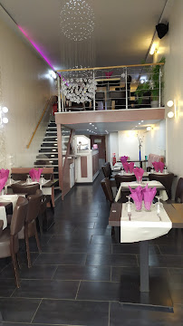 Atmosphère du Restaurant libanais Restaurant Le Mezzé Pavillon à Grenoble - n°15
