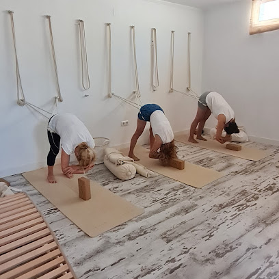 Kari Om Yoga - C. Yerbabuena, 24, bloque 1 puerta 3, 21400 Ayamonte, Huelva, Spain