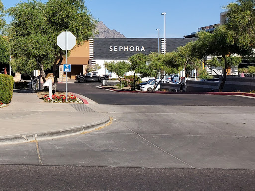 Beauty Product Supplier «SEPHORA», reviews and photos, 2502 E Camelback Rd, Phoenix, AZ 85016, USA