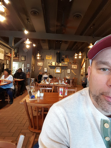 American Restaurant «Cracker Barrel Old Country Store», reviews and photos, 1240 NJ-73, Mt Laurel, NJ 08054, USA