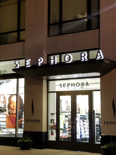 Shopping Mall «Crocker Park», reviews and photos, 228 Market St, Westlake, OH 44145, USA