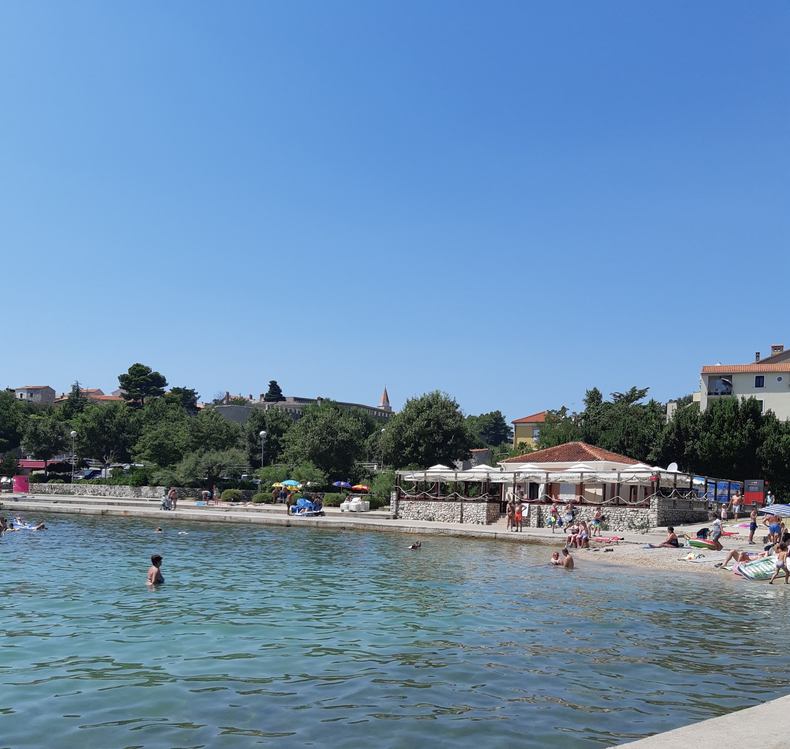 Photo de Krk beach et le règlement