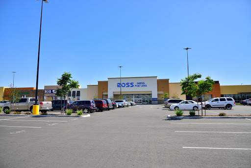 Clothing Store «Ross Dress for Less», reviews and photos, 720 Woollomes Ave, Delano, CA 93215, USA