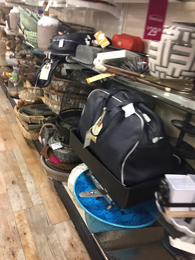 Department Store «Marshalls & HomeGoods», reviews and photos, 200 Petersville Rd, New Rochelle, NY 10801, USA