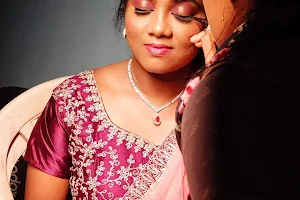 Pretty in pink beauty parlour & saree prepleating image