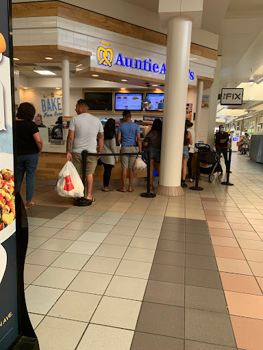 Shopping Mall «Visalia Mall», reviews and photos, 2031 S Mooney Blvd, Visalia, CA 93277, USA