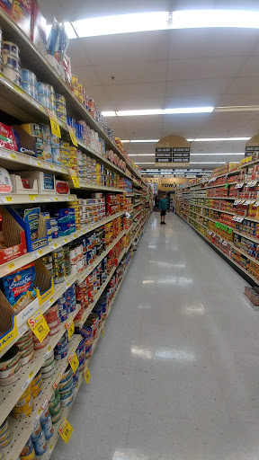 Grocery Store «Town & Country Supermarket», reviews and photos, 719 E Main St, Willow Springs, MO 65793, USA