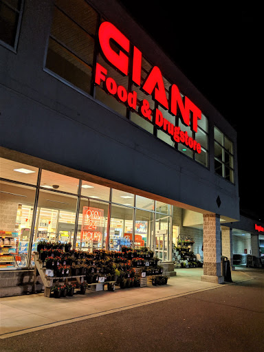 Grocery Store «Giant Food Stores», reviews and photos, 328 Church St, Danville, PA 17821, USA