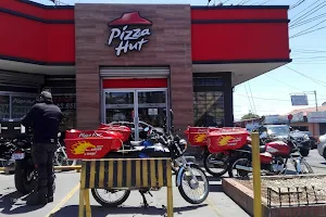 Pizza Hut El Carmen (Cementerio) image