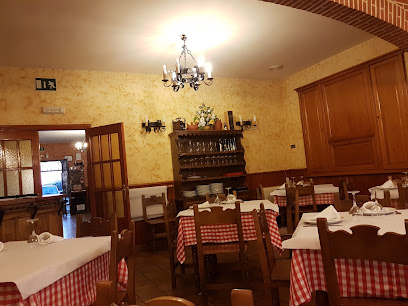 Restaurante Marcial - N-110, Km. 227, 40150 Villacastín, Segovia, Spain
