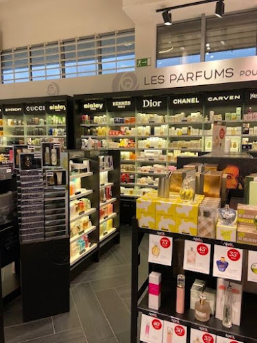Beoordelingen van Parfumerie April City Nord in Charleroi - Cosmeticawinkel