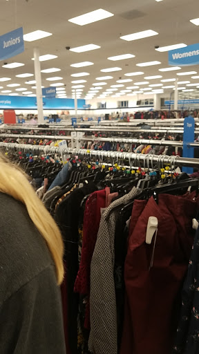 Clothing Store «Ross Dress for Less», reviews and photos, 6901 W Grand Ave, Gurnee, IL 60031, USA