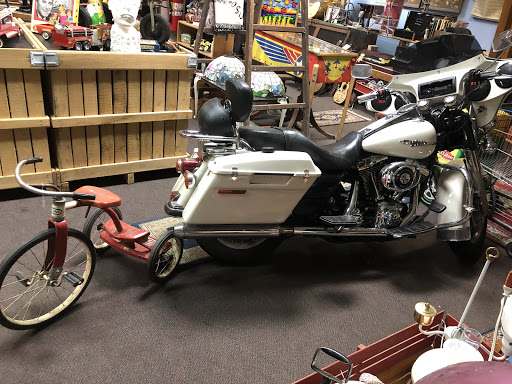 Thrift Store «Pocket Change Thrift, Antiques, and re-purpose store», reviews and photos, 1300 E State St, Alliance, OH 44601, USA