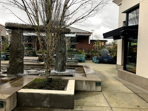 Clothing Store «H&M», reviews and photos, 2604 NE University Village St, Seattle, WA 98105, USA