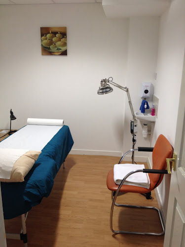 Glasgow Chinese Medicine & Acupuncture Clinic - Doctor