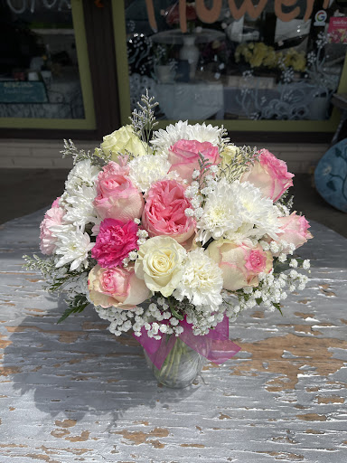 Florist «Country Cousins Flower shop», reviews and photos, 841 E Whittier Blvd, La Habra, CA 90631, USA