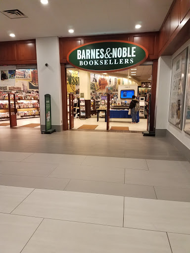 Book Store «Barnes & Noble», reviews and photos, 230 Main St, White Plains, NY 10601, USA