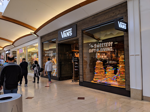 Vans, 2002 Annapolis Mall Rd #1250, Annapolis, MD 21401, USA, 