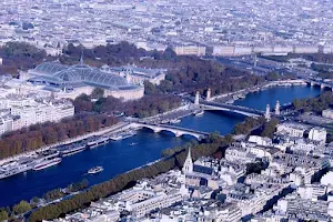 Eiffel Tower image