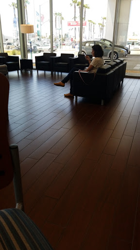 Subaru Dealer «Frank Subaru», reviews and photos