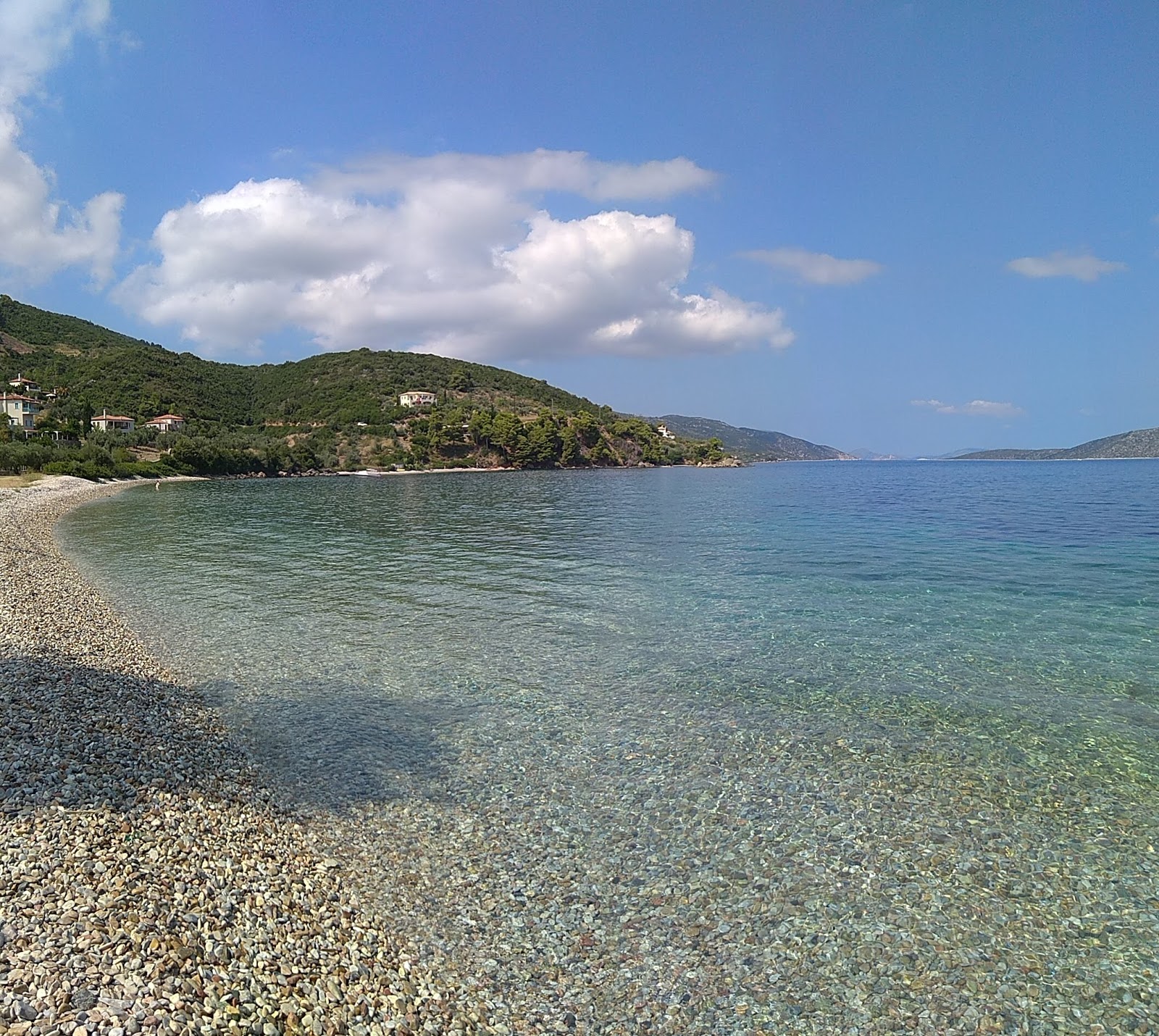 Foto av Glyfa beach med hög nivå av renlighet
