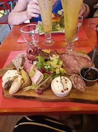 Charcuterie du Restaurant français Restaurant Chez Léon à Vallon-Pont-d'Arc - n°9