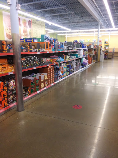 Shopping Mall «Riverpoint Center», reviews and photos, 1730 W Fullerton Ave, Chicago, IL 60614, USA