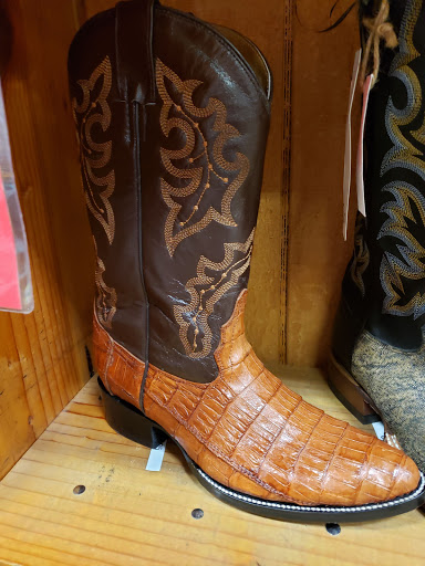 Western Apparel Store «Southside Westen & Outdoor Wear, Farm & Pet», reviews and photos, 3014 James L Redman Pkwy, Plant City, FL 33566, USA