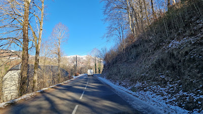 Pont sur le ruisseau de Fabre à Saint-Cirgues-de-Jordanne