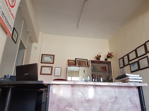 Dişhekimi Şule Eşençayı