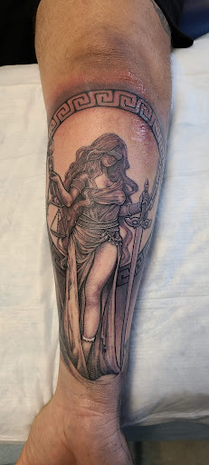 Explore wedding finger tattoo ideas, creative tattoo ideas in Melbourne, available at Reef Side Tattoo Melbourne Tattoo Shop