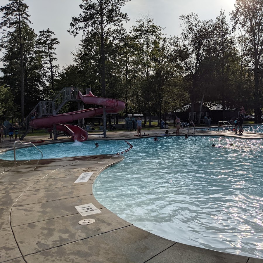 Maple Street Park and Pool
