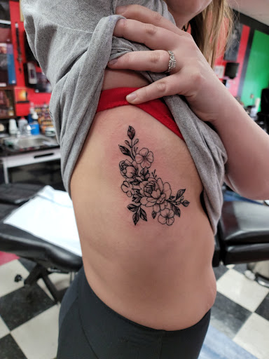 Tattoo Shop «Artistry In Motion», reviews and photos, 230 E Walnut St, North Vernon, IN 47265, USA