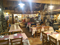 Atmosphère du Restaurant Auberge de Bachasson à Sainte-Eulalie - n°11