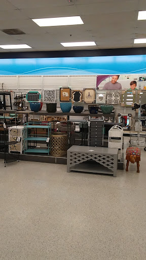 Clothing Store «Ross Dress for Less», reviews and photos, 30 Malphrus Rd, Bluffton, SC 29910, USA