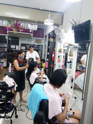 ร้านเสริมสวยAxe & Aoi Salon and Barber