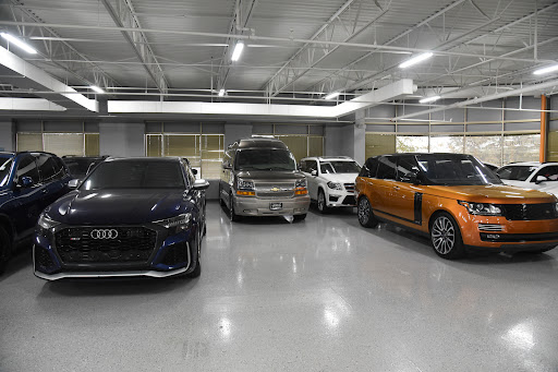 Car Dealer «Ultimo Motors», reviews and photos, 4575 Weaver Pkwy, Warrenville, IL 60555, USA