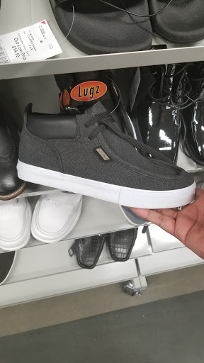 Clothing Store «Burlington Coat Factory», reviews and photos, 1965 N Pebble Creek Pkwy, Goodyear, AZ 85395, USA