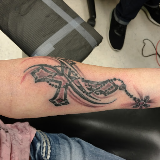 Tattoo Shop «Black Pearl Tattoo Parlor», reviews and photos, 17440 FM 529 Rd # 102, Houston, TX 77095, USA