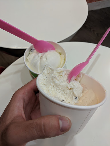 Frozen Yogurt Shop «Serendipity Creamery & Yogurt Cafe», reviews and photos, 9457 Harding Ave, Surfside, FL 33154, USA