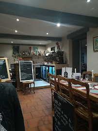 Atmosphère du Restaurant français Auberge de Montfaucon à Attiches - n°14