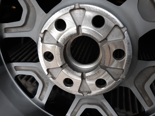 Tire Shop «Discount Tire Store - Rogers, MN», reviews and photos, 21721 S Diamond Lake Rd, Rogers, MN 55374, USA