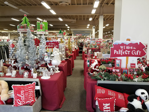 Clothing Store «Burlington Coat Factory», reviews and photos, 6875 Southland Dr, Middleburg Heights, OH 44130, USA