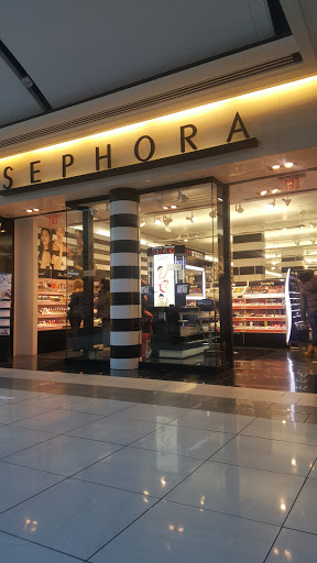 Shopping Mall «Willowbrook Mall», reviews and photos, 1400 Willowbrook Mall, Wayne, NJ 07470, USA