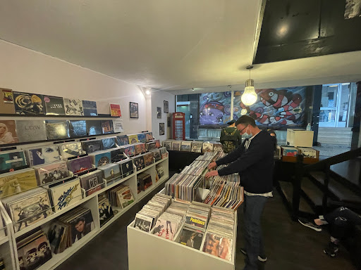 Porto Calling - Record Store